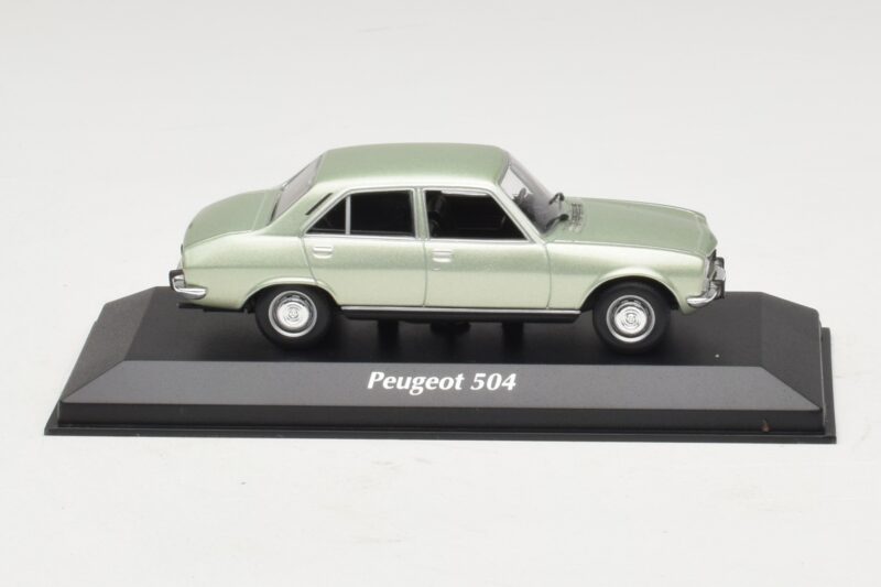 Peugeot 504 Light Green Metallic Maxichamps 1:43 940112501 Diecast