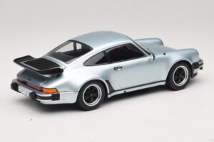 Porsche 911 930 Turbo 3.3 Silver KK-Scale 1:18 KKDC181444 Diecast — photo 2 of 6