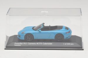 Porsche 911 991.1 Carrera 4 GTS Cabriolet Blue Minichamps 1:43 410067332 Diecast — photo 4 of 5