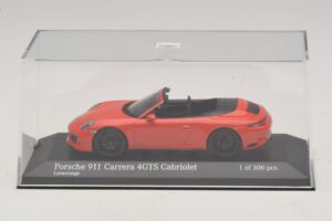 Porsche 911 991.1 Carrera 4 GTS Cabriolet Orange Minichamps 1:43 410067331 Diecast — photo 4 of 5