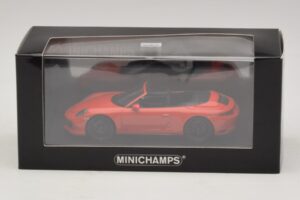 Porsche 911 991.1 Carrera 4 GTS Cabriolet Orange Minichamps 1:43 410067331 Diecast — photo 5 of 5