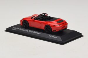 Porsche 911 991.1 Carrera 4 GTS Cabriolet Red Minichamps 1:43 410067330 Diecast — photo 3 of 5