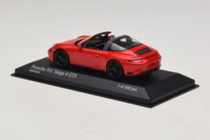 Porsche 911 991.1 Targa 4 GTS Red Minichamps 1:43 410067340 Diecast — photo 3 of 5