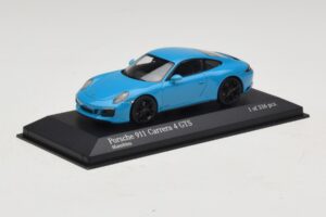 Porsche 911 991.2 Carrera 4 GTS Miami Blue Minichamps 1:43 410067322 Diecast — photo 2 of 5