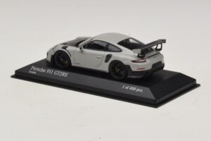 Porsche 911 991.2 GT2 RS Chalk Minichamps 1:43 410067237 Diecast — photo 3 of 5