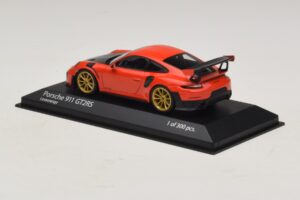 Porsche 911 991.2 GT2 RS Orange Minichamps 1:43 410067229 Diecast — photo 3 of 5