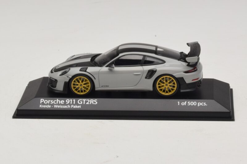 Porsche 911 991.2 GT2 RS Weissach Package Chalk Minichamps 1:43 410067220 Diecast