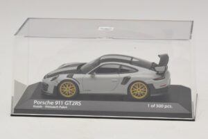 Porsche 911 991.2 GT2 RS Weissach Package Chalk Minichamps 1:43 410067220 Diecast — photo 4 of 5