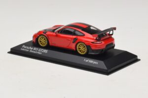 Porsche 911 991.2 GT2 RS Weissach Package Red Minichamps 1:43 410067221 Diecast — photo 3 of 5