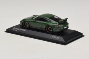 Porsche 911 991.2 GT3 Green Minichamps 1:43 410066028 Diecast — photo 3 of 5
