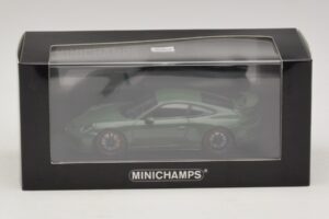 Porsche 911 991.2 GT3 Green Minichamps 1:43 410066028 Diecast — photo 5 of 5
