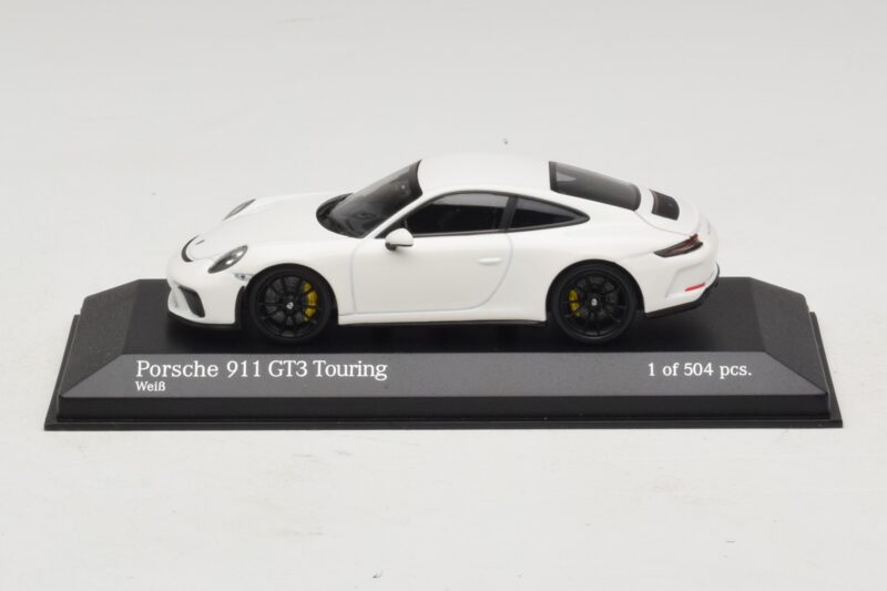 Porsche 911 991.2 GT3 Touring White Minichamps 1:43 410067420 Diecast
