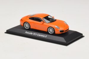Porsche 911 991 Carrera S Orange Maxichamps 1:43 940060221 Diecast — photo 3 of 5