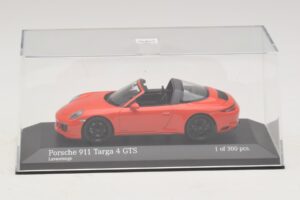 Porsche 911 991 Targa 4 GTS Orange Minichamps 1:43 410067341 Diecast — photo 4 of 5
