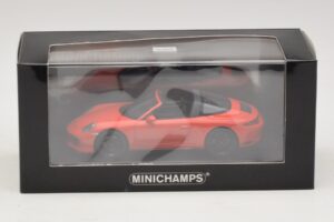 Porsche 911 991 Targa 4 GTS Orange Minichamps 1:43 410067341 Diecast — photo 5 of 5