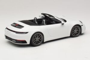 Porsche 911 992 Carrera 4S Cabriolet White Minichamps 1:18 155067330 Diecast — photo 2 of 6
