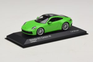 Porsche 911 992 Carrera 4S Green Minichamps 1:43 410069322 Diecast — photo 2 of 5