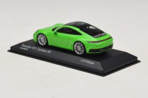 Porsche 911 992 Carrera 4S Green Minichamps 1:43 410069322 Diecast — photo 3 of 5