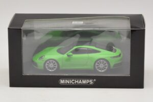 Porsche 911 992 Carrera 4S Green Minichamps 1:43 410069322 Diecast — photo 5 of 5