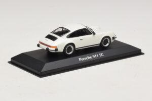 Porsche 911 SC White Maxichamps 1:43 940062020 Diecast — photo 2 of 5