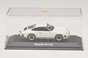 Porsche 911 SC White Maxichamps 1:43 940062020 Diecast — photo 4 of 5