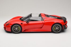 Porsche 918 Spyder Weissach Package Guards Red AUTOart 1:12 12122 Diecast — photo 4 of 8