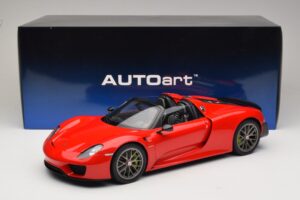 Porsche 918 Spyder Weissach Package Guards Red AUTOart 1:12 12122 Diecast — photo 8 of 8