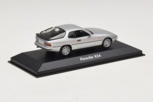 Porsche 924 Silver Maxichamps 1:43 940062120 Diecast — photo 2 of 5