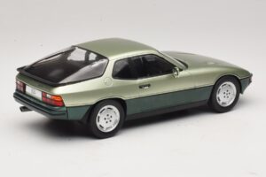 Porsche 924 Turbo Light Green & Dark Green MCG 1:18 MCG18660 Diecast — photo 2 of 6