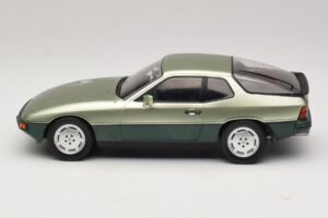 Porsche 924 Turbo Light Green & Dark Green MCG 1:18 MCG18660 Diecast — photo 3 of 6
