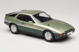 Porsche 924 Turbo Light Green & Dark Green MCG 1:18 MCG18660 Diecast — photo 4 of 6