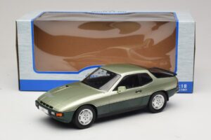 Porsche 924 Turbo Light Green & Dark Green MCG 1:18 MCG18660 Diecast — photo 6 of 6