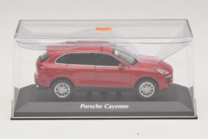 Porsche Cayenne 958 Red Maxichamps 1:43 940063200 Diecast — photo 4 of 5
