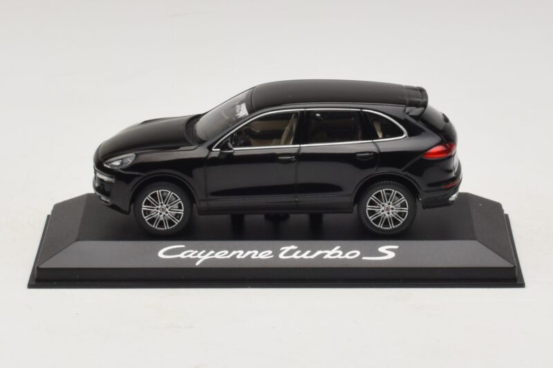Porsche Cayenne 958 Turbo S Black Minichamps 1:43 WAP0200220E Diecast