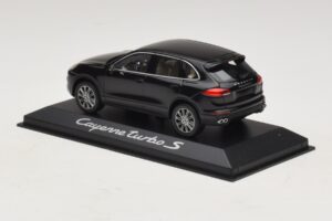 Porsche Cayenne 958 Turbo S Black Minichamps 1:43 WAP0200220E Diecast — photo 3 of 5