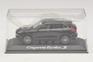 Porsche Cayenne 958 Turbo S Black Minichamps 1:43 WAP0200220E Diecast — photo 4 of 5
