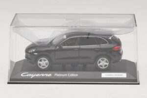 Porsche Cayenne 9PA Platinum Edition Black Minichamps 1:43 WAP0200160E Diecast — photo 4 of 5