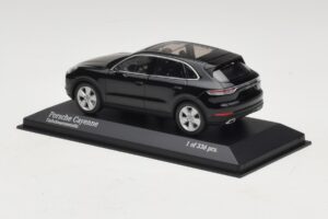 Porsche Cayenne Black Metallic Minichamps 1:43 410066301 Diecast — photo 3 of 5