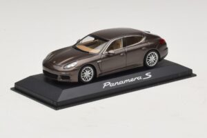 Porsche Panamera 970 S Brown Metallic Minichamps 1:43 WAP0203400E Diecast — photo 2 of 5