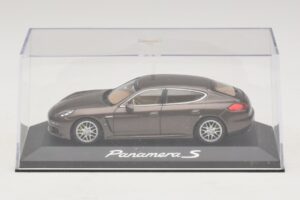 Porsche Panamera 970 S Brown Metallic Minichamps 1:43 WAP0203400E Diecast — photo 4 of 5