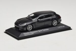 Porsche Panamera 971 4 E-Hybrid Sport Turismo Grey Minichamps 1:43 410066112 Diecast — photo 2 of 5