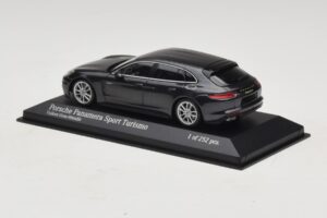 Porsche Panamera 971 4 E-Hybrid Sport Turismo Grey Minichamps 1:43 410066112 Diecast — photo 3 of 5