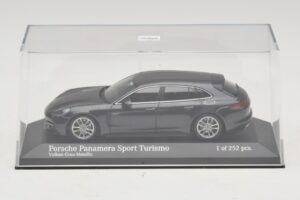 Porsche Panamera 971 4 E-Hybrid Sport Turismo Grey Minichamps 1:43 410066112 Diecast — photo 4 of 5