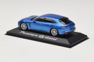 Porsche Panamera 971 4S Diesel Blue Metallic Minichamps 1:43 WAP0207600H Diecast — photo 3 of 5