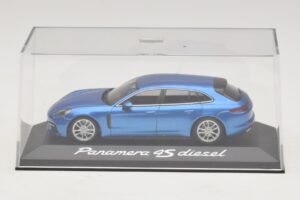 Porsche Panamera 971 4S Diesel Blue Metallic Minichamps 1:43 WAP0207600H Diecast — photo 4 of 5