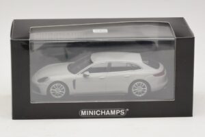 Porsche Panamera 971 Sport Turismo 4E-Hybrid Grey Minichamps 1:43 410066114 Diecast — photo 5 of 5