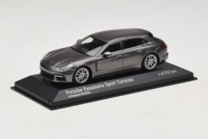 Porsche Panamera 971 Sport Turismo 4S Grey Minichamps 1:43 410066111 Diecast — photo 2 of 5