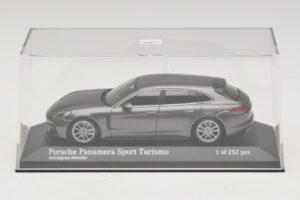 Porsche Panamera 971 Sport Turismo 4S Grey Minichamps 1:43 410066111 Diecast — photo 4 of 5