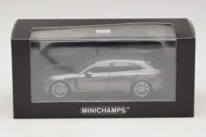 Porsche Panamera 971 Sport Turismo 4S Grey Minichamps 1:43 410066111 Diecast — photo 5 of 5