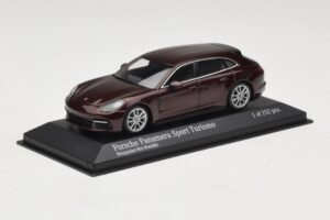 Porsche Panamera 971 Sport Turismo 4S Red Minichamps 1:43 410066110 Diecast — photo 2 of 5